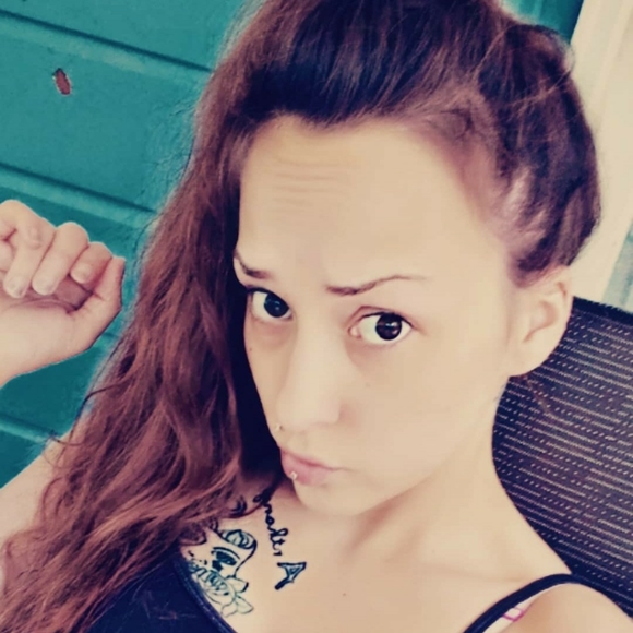 Meet your Posher, Danielle - Picture 6 of 12